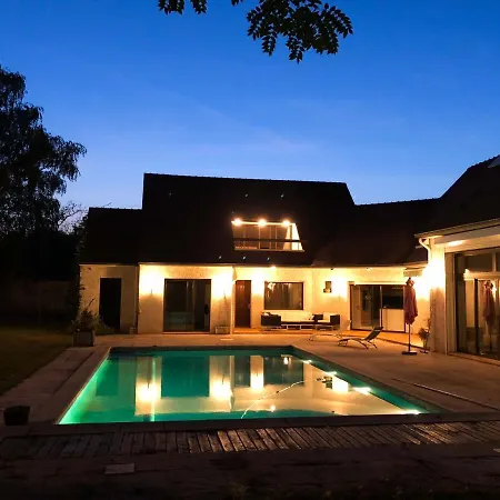 Les Grands Tilleuls Bed & Breakfast Guignes
