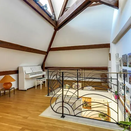 Les Grands Tilleuls Bed & Breakfast Guignes